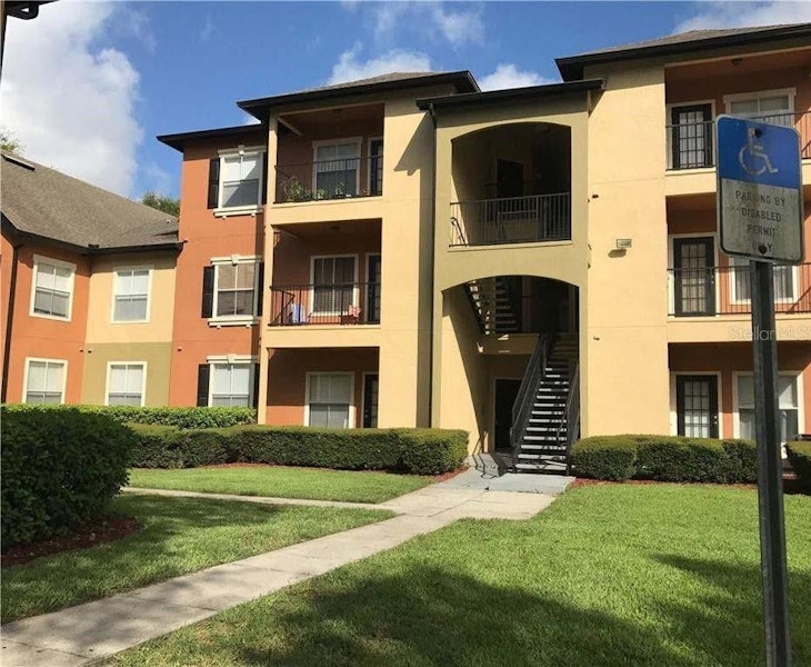 Spacious 1/1 3rd Floor condo at The Fountains at Metrowest 5961