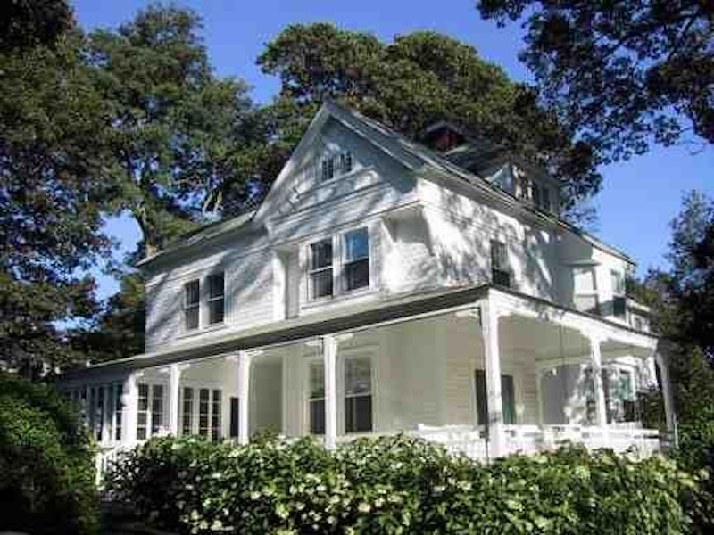 DERING HARBOR VILLAGE WITH POOL Shelter Island, NY