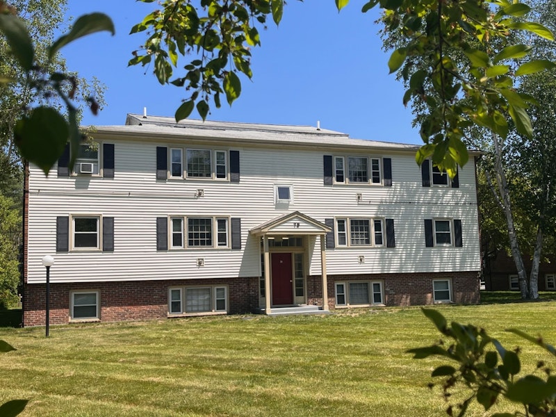 Great 2 bed/1 bath apartment in Convenient West Lebanon Location 79