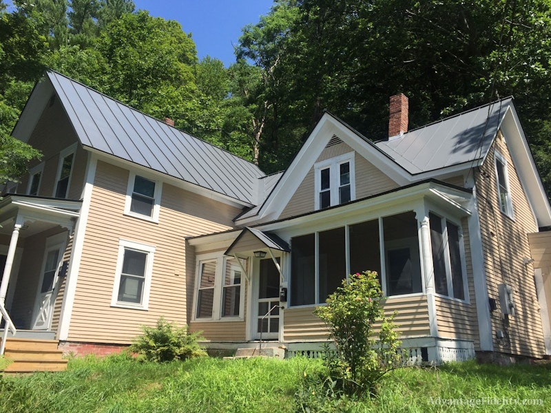 2 bedroom apartment with covered parking 41 Forest Ave., Lebanon NH
