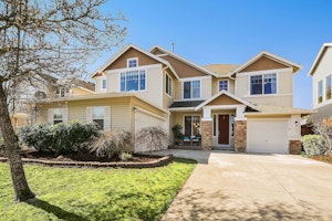 Auburn Home, WA Real Estate Listing