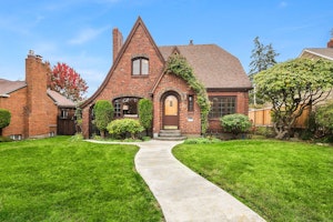 Tacoma Home, WA Real Estate Listing