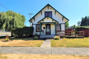 Puyallup Home, WA Real Estate Listing