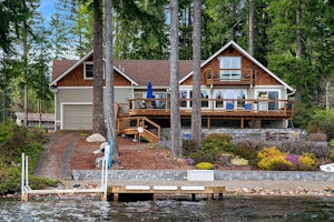 Shelton Home, WA Real Estate Listing