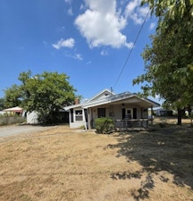 Clay City Home, IL Real Estate Listing