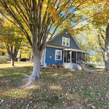 West Salem Home, IL Real Estate Listing