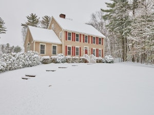 Georgetown Home, MA Real Estate Listing