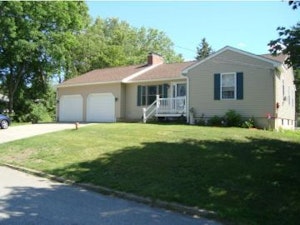 Hooksett Home, NH Real Estate Listing