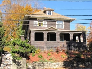 Manchester Home, NH Real Estate Listing