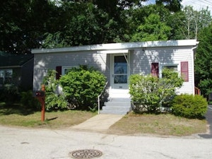 Manchester Home, NH Real Estate Listing