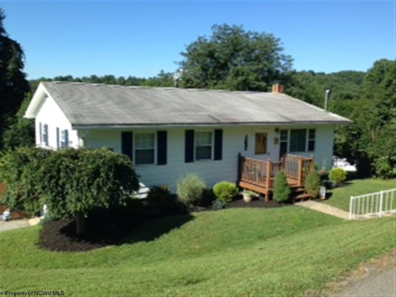 Charming Home in a Great Area 1253 Woodland Crescent, Fairmont WV