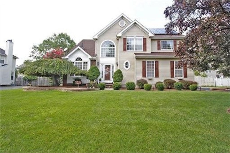 4 Bedroom home in Piscataway 50 Maplehurst Lane, Piscataway NJ