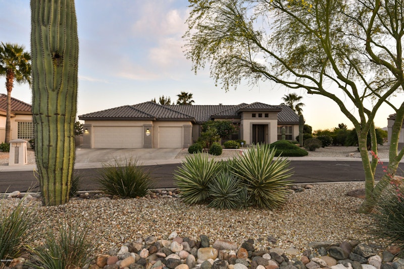 Sun City Grand Golf Course Home for Sale 15545 W ST ANDREWS Way, Sun