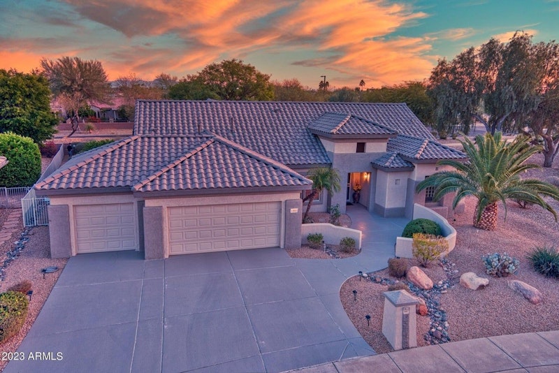 Luxurious Stonecrest Model Home with Pool and Spa in Sun City Grand