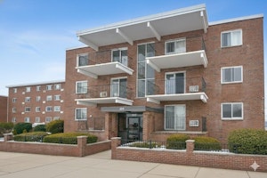 Revere Home, MA Real Estate Listing