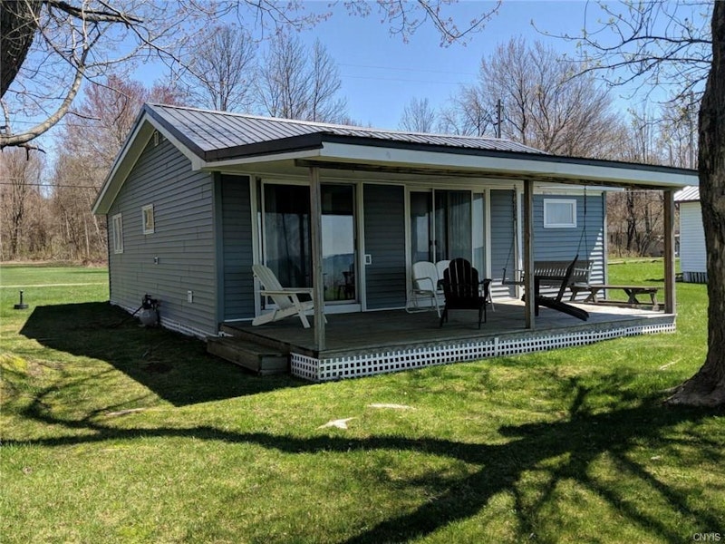 Charming Lakefront Cottage!!! 17399 Vance Shores Dr S, Sackets Harbor NY