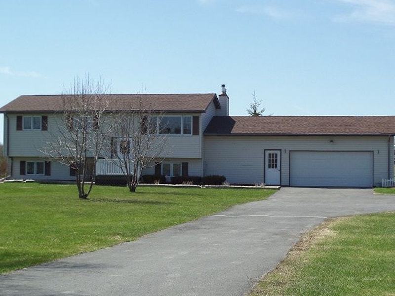 SPLENDID RAISED RANCH HOME! 25203 Perch Lake Rd, Brownville NY