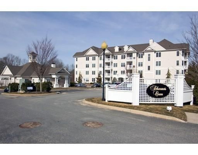 Schooner Cove Condo 1481 Phillips Rd., New Bedford MA